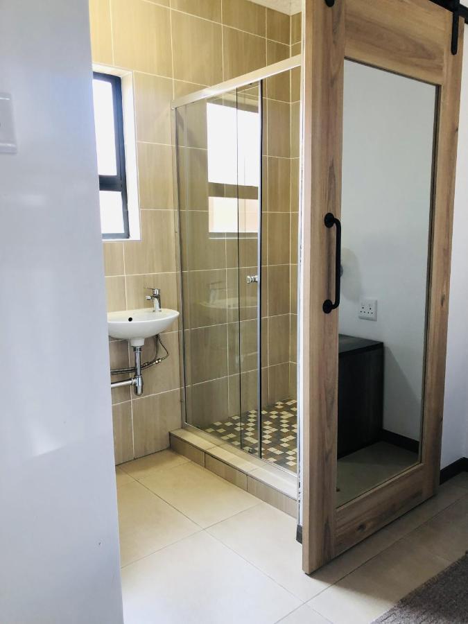 Tranquility Guesthouse Standerton エクステリア 写真