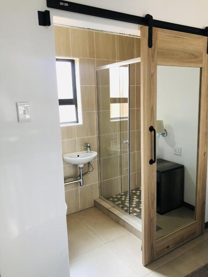 Tranquility Guesthouse Standerton エクステリア 写真