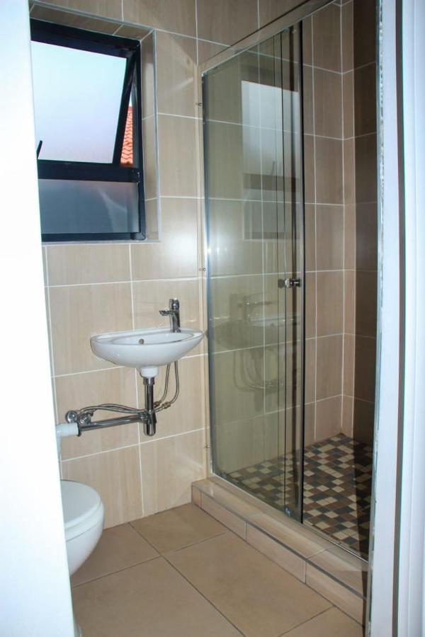 Tranquility Guesthouse Standerton エクステリア 写真