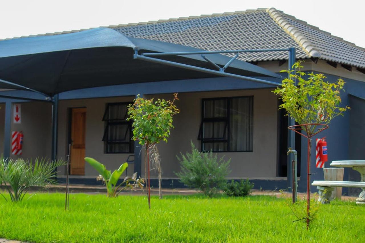 Tranquility Guesthouse Standerton エクステリア 写真