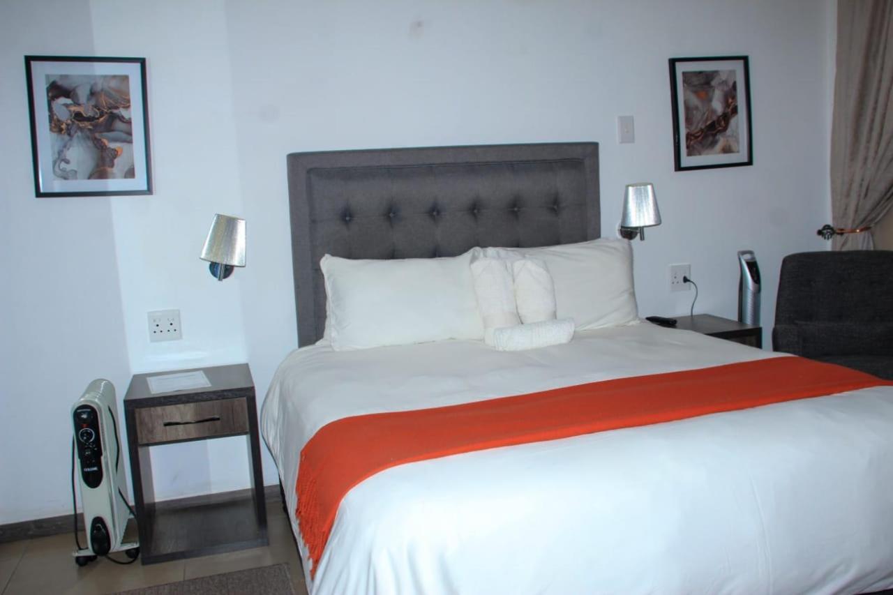 Tranquility Guesthouse Standerton エクステリア 写真