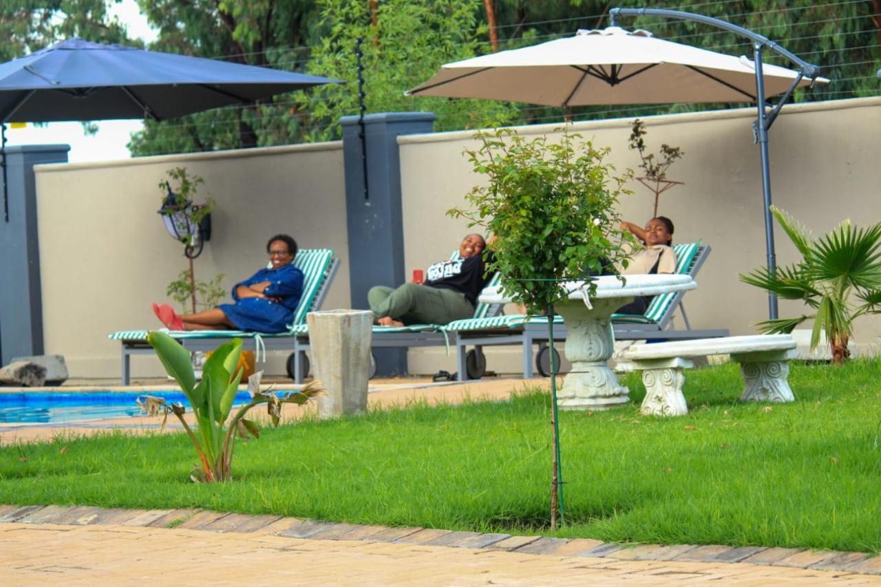 Tranquility Guesthouse Standerton エクステリア 写真