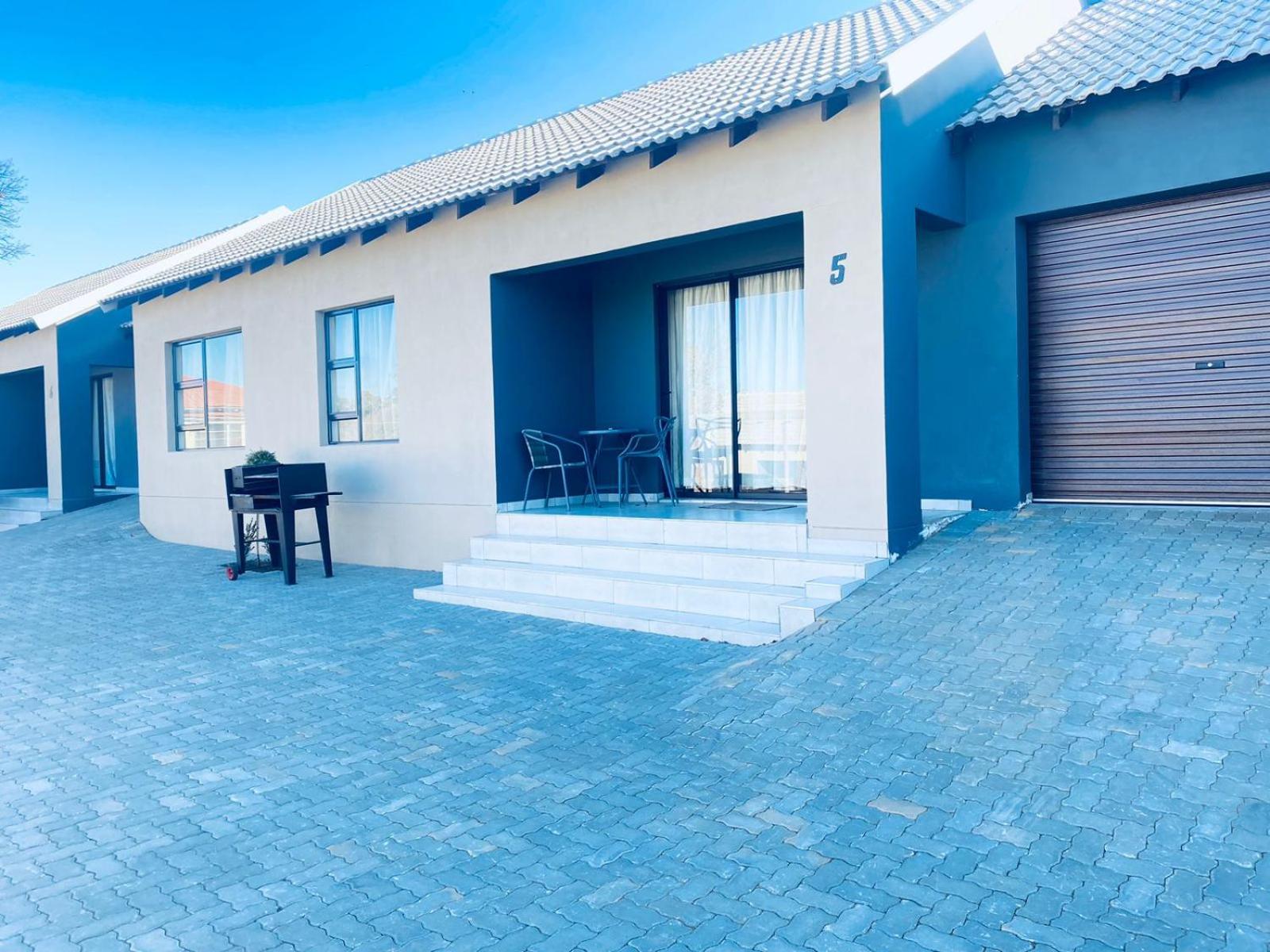 Tranquility Guesthouse Standerton エクステリア 写真