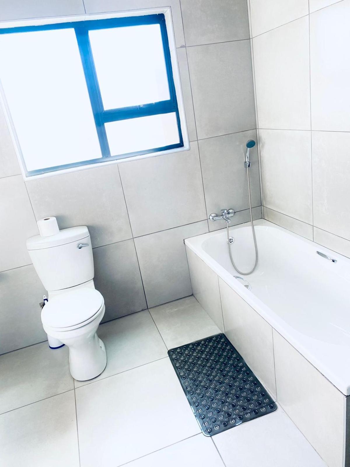 Tranquility Guesthouse Standerton エクステリア 写真